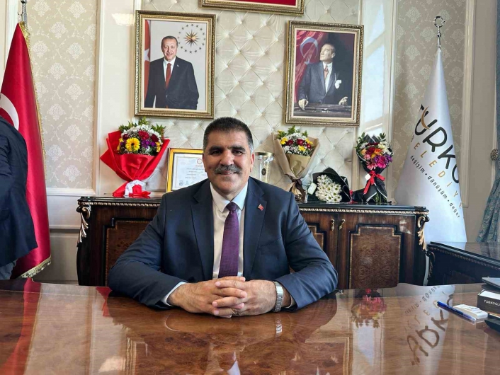 Türkoğlu Belediyesinde devri teslim yeni başkan göreve başladı
