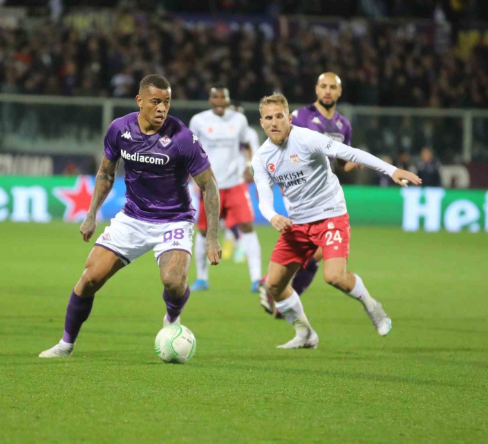 UEFA Avrupa Konferans Ligi: Fiorentina: 0 - Sivasspor: 0 (İlk yarı)
