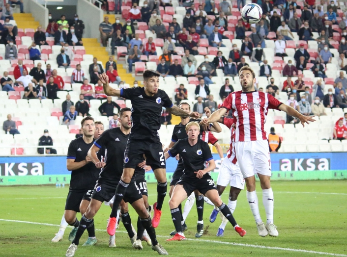 UEFA Avrupa Konferans Ligi: Sivasspor: 1 - Kopenhag: 2 (Maç sonucu)
