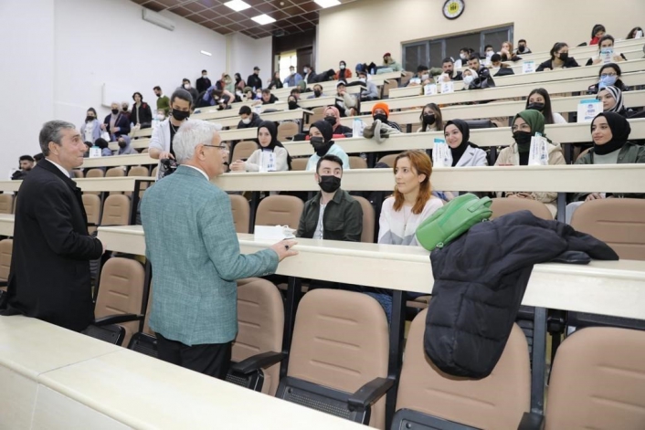 Üniversite öğrencileri sordu, başkan Güder cevapladı
