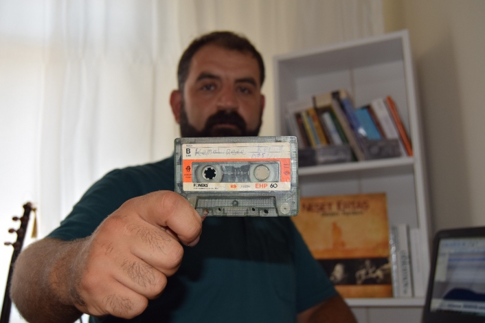 Unutulmaya yüz tutan deyiş ve türküleri kayıt altına alıp Türk halk müziği repertuvarına kazandırıyor
