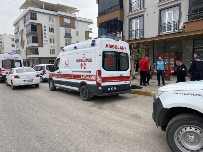 Yaralı taşıyan ambulans ile minibüs çarpıştı: 1 yaralı
