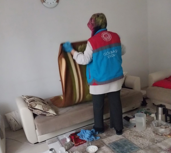 Yaşlı, engelli ve kronik hastaların ev temizliği yapılıyor
