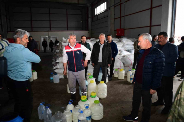Yeşilyurt´te afetzede süt üreticilerine belediye desteği
